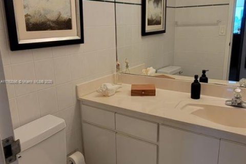 Condominio en venta en Miami Beach, Florida, 1 dormitorio, 104.24 m2 № 1973473 - foto 12