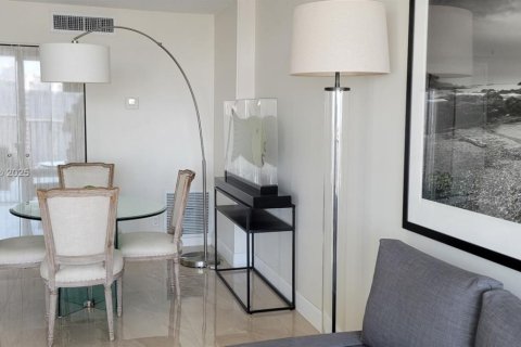 Condominio en venta en Miami Beach, Florida, 1 dormitorio, 104.24 m2 № 1973473 - foto 4