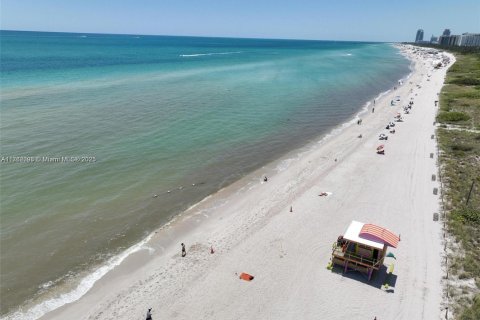 Condominio en venta en Miami Beach, Florida, 1 dormitorio, 104.24 m2 № 1973473 - foto 22