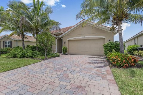 House in Fort Myers, Florida 4 bedrooms, 169.83 sq.m. № 1866878 - photo 4
