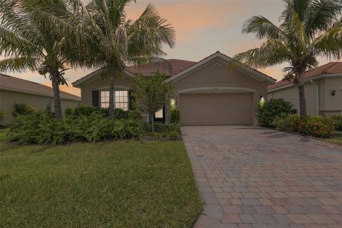 House in Fort Myers, Florida 4 bedrooms, 169.83 sq.m. № 1866878 - photo 1