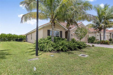House in Fort Myers, Florida 4 bedrooms, 169.83 sq.m. № 1866878 - photo 6