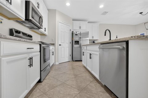 House in Fort Myers, Florida 4 bedrooms, 169.83 sq.m. № 1866878 - photo 20