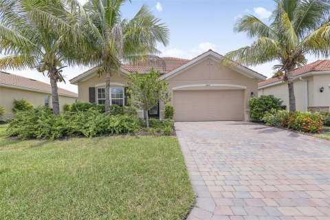 House in Fort Myers, Florida 4 bedrooms, 169.83 sq.m. № 1866878 - photo 2