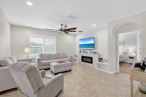 House in Fort Myers, Florida 4 bedrooms, 169.83 sq.m. № 1866878 - photo 25