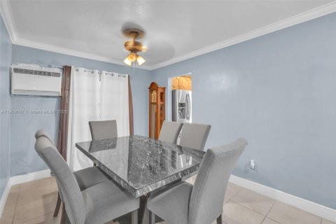 Купить виллу или дом в Майами, Флорида 3 спальни, 126.72м2, № 1965324 - фото 9