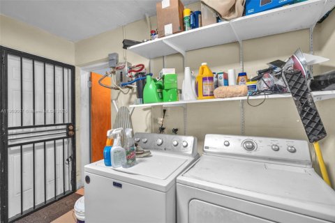 Купить виллу или дом в Майами, Флорида 3 спальни, 126.72м2, № 1965324 - фото 14