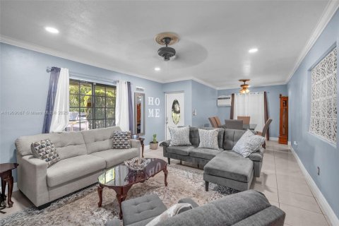 Купить виллу или дом в Майами, Флорида 3 спальни, 126.72м2, № 1965324 - фото 8