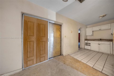 House in Miami Gardens, Florida 3 bedrooms, 128.11 sq.m. № 1949138 - photo 6