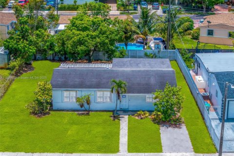 House in Miami Gardens, Florida 3 bedrooms, 128.11 sq.m. № 1949138 - photo 26
