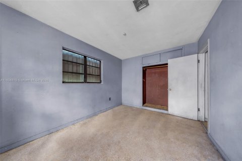 House in Miami Gardens, Florida 3 bedrooms, 128.11 sq.m. № 1949138 - photo 13