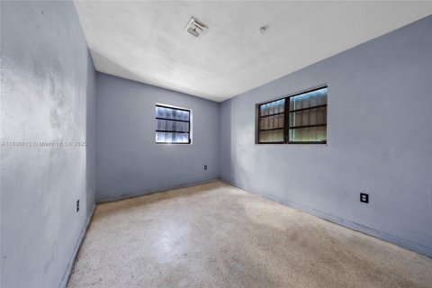 House in Miami Gardens, Florida 3 bedrooms, 128.11 sq.m. № 1949138 - photo 12