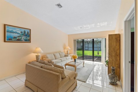 Adosado en venta en Tamarac, Florida, 2 dormitorios, 116.69 m2 № 2088256 - foto 19