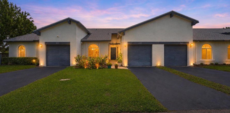 Adosado en Tamarac, Florida 2 dormitorios, 116.69 m2 № 2088256
