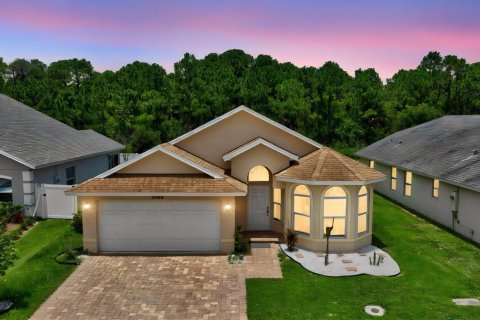House in St. Lucie, Florida 4 bedrooms, 165.92 sq.m. № 2187701