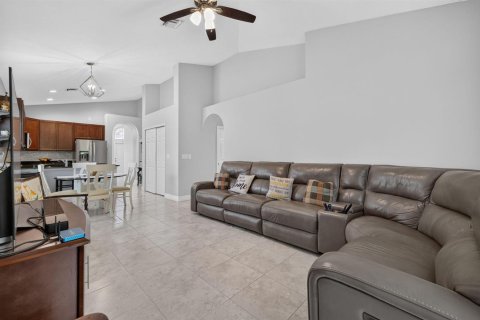 Villa ou maison à vendre à St. Lucie, Floride: 4 chambres, 165.92 m2 № 2187701 - photo 19