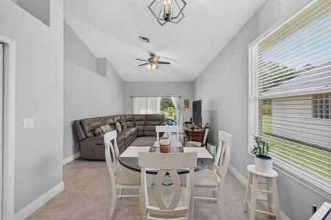 Villa ou maison à vendre à St. Lucie, Floride: 4 chambres, 165.92 m2 № 2187701 - photo 14