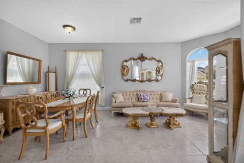Villa ou maison à vendre à St. Lucie, Floride: 4 chambres, 165.92 m2 № 2187701 - photo 4