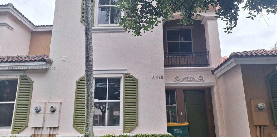 Adosado en Homestead, Florida 4 dormitorios, 143.44 m2 № 1949327