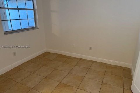 Copropriété à louer à Pembroke Pines, Floride: 2 chambres, 79.34 m2 № 1993073 - photo 7