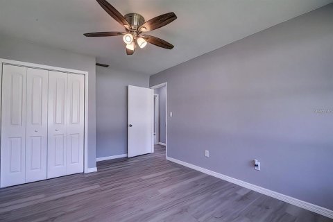 House in Lakeland, Florida 3 bedrooms, 103.49 sq.m. № 2218359 - photo 18