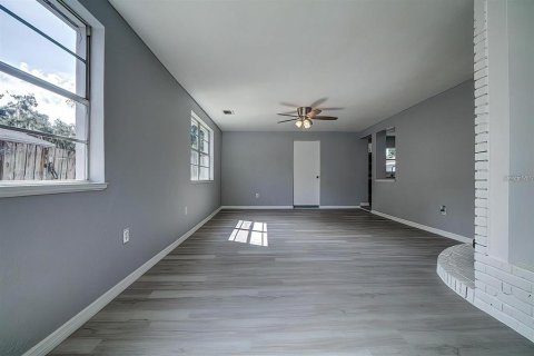 House in Lakeland, Florida 3 bedrooms, 103.49 sq.m. № 2218359 - photo 6