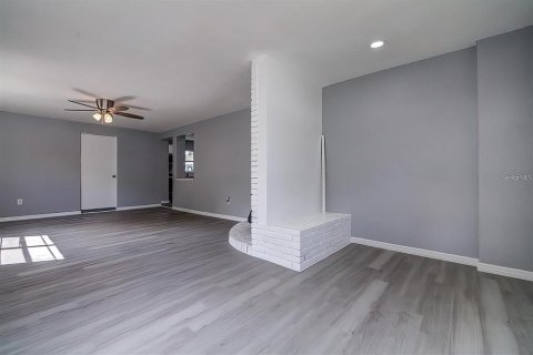 House in Lakeland, Florida 3 bedrooms, 103.49 sq.m. № 2218359 - photo 5