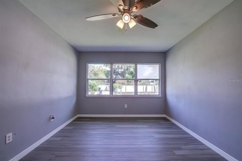House in Lakeland, Florida 3 bedrooms, 103.49 sq.m. № 2218359 - photo 12
