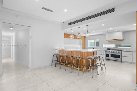 Casa en venta en Miami Beach, Florida, 6 dormitorios, 454.48 m2 № 2186295 - foto 12