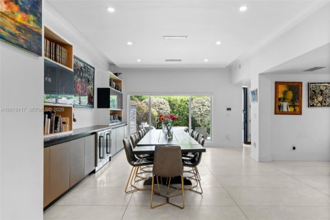 Casa en venta en Miami Beach, Florida, 6 dormitorios, 454.48 m2 № 2186295 - foto 4
