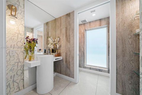 Casa en venta en Miami Beach, Florida, 6 dormitorios, 454.48 m2 № 2186295 - foto 18