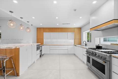 Casa en venta en Miami Beach, Florida, 6 dormitorios, 454.48 m2 № 2186295 - foto 14
