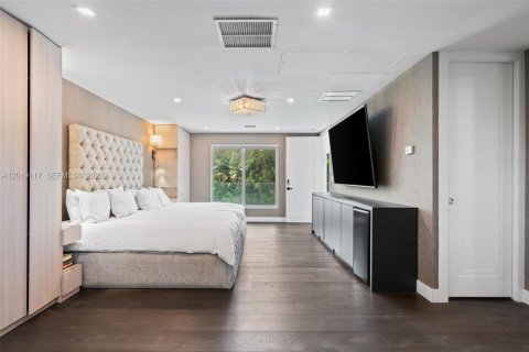 Casa en venta en Miami Beach, Florida, 6 dormitorios, 454.48 m2 № 2186295 - foto 22
