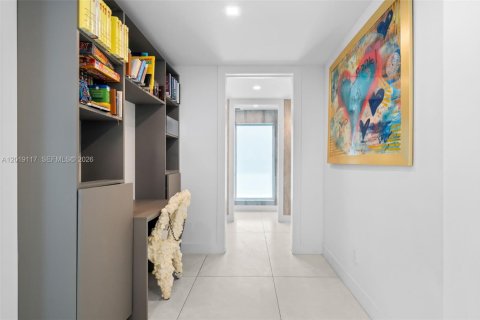 Casa en venta en Miami Beach, Florida, 6 dormitorios, 454.48 m2 № 2186295 - foto 17