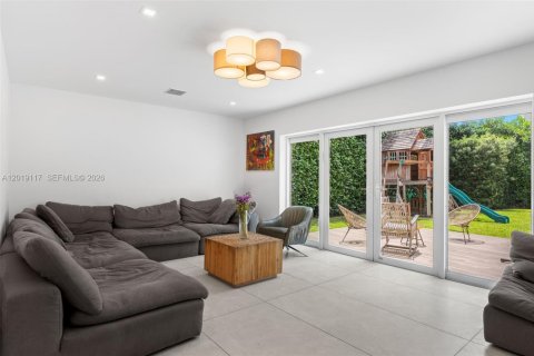 Casa en venta en Miami Beach, Florida, 6 dormitorios, 454.48 m2 № 2186295 - foto 16