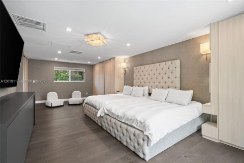 Casa en venta en Miami Beach, Florida, 6 dormitorios, 454.48 m2 № 2186295 - foto 20