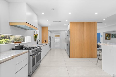 Casa en venta en Miami Beach, Florida, 6 dormitorios, 454.48 m2 № 2186295 - foto 13