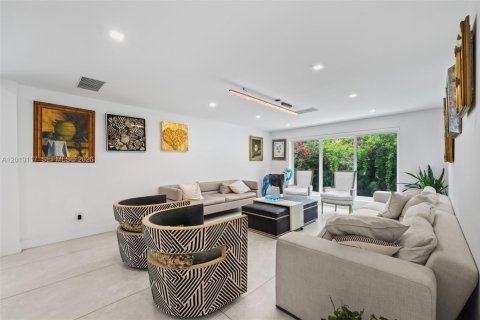 Casa en venta en Miami Beach, Florida, 6 dormitorios, 454.48 m2 № 2186295 - foto 7