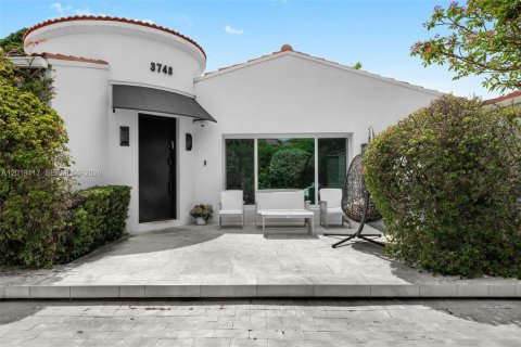 Casa en venta en Miami Beach, Florida, 6 dormitorios, 454.48 m2 № 2186295 - foto 2