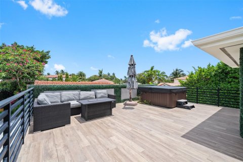 Casa en venta en Miami Beach, Florida, 6 dormitorios, 454.48 m2 № 2186295 - foto 26