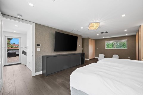 Casa en venta en Miami Beach, Florida, 6 dormitorios, 454.48 m2 № 2186295 - foto 21