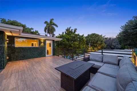 Casa en venta en Miami Beach, Florida, 6 dormitorios, 454.48 m2 № 2186295 - foto 27