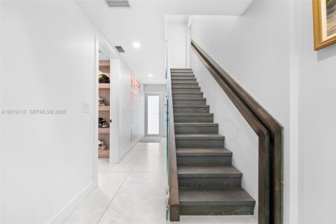 Casa en venta en Miami Beach, Florida, 6 dormitorios, 454.48 m2 № 2186295 - foto 19