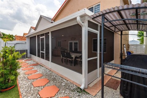 Villa ou maison à vendre à Sweetwater, Floride: 3 chambres, 129.32 m2 № 2278402 - photo 27