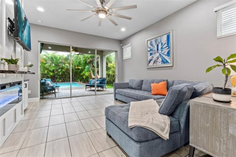 Villa ou maison à vendre à Apollo Beach, Floride: 4 chambres, 231.79 m2 № 1900001 - photo 8