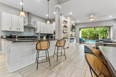 Villa ou maison à vendre à Apollo Beach, Floride: 4 chambres, 231.79 m2 № 1900001 - photo 5