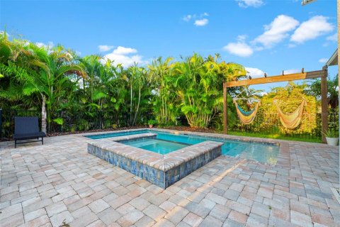 Villa ou maison à vendre à Apollo Beach, Floride: 4 chambres, 231.79 m2 № 1900001 - photo 11