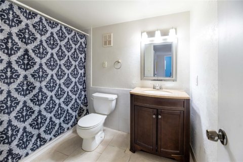 Adosado en venta en Miami, Florida, 3 dormitorios, 146.97 m2 № 1689320 - foto 23