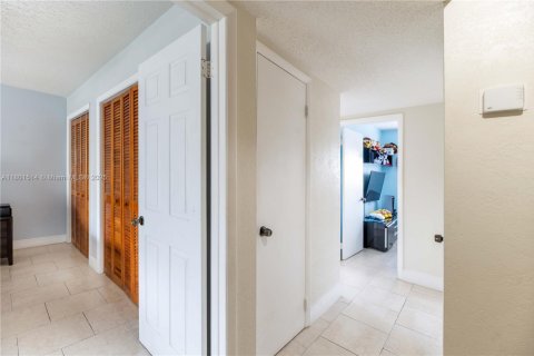 Adosado en venta en Miami, Florida, 3 dormitorios, 146.97 m2 № 1689320 - foto 15