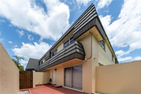 Adosado en venta en Miami, Florida, 3 dormitorios, 146.97 m2 № 1689320 - foto 3